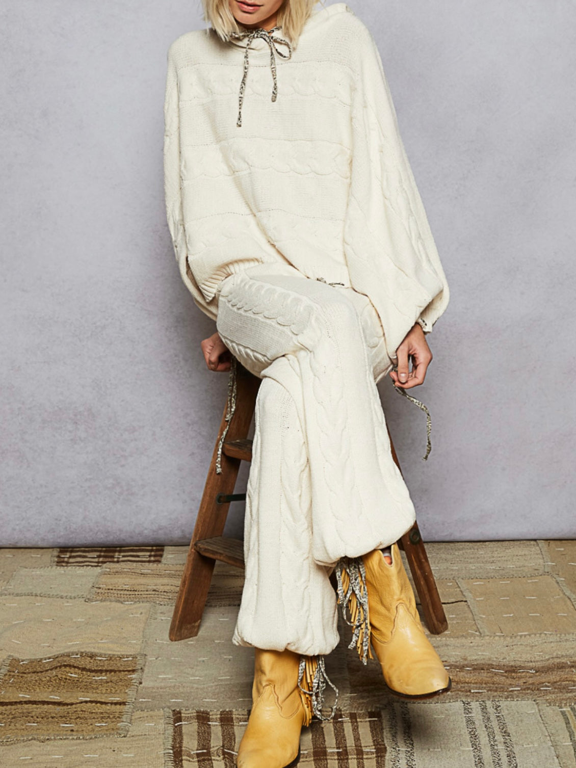 Off white knitted hoodie Set of sweater and pants