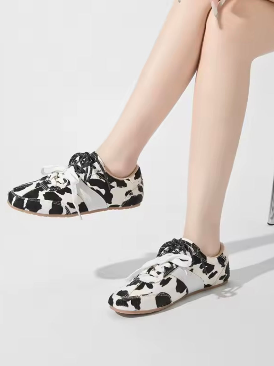 Animal printed double lace up  sneakers