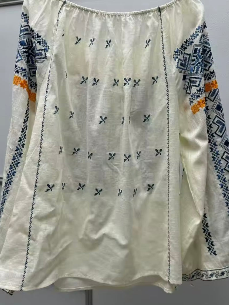 Beige and blue embroidered details shirt