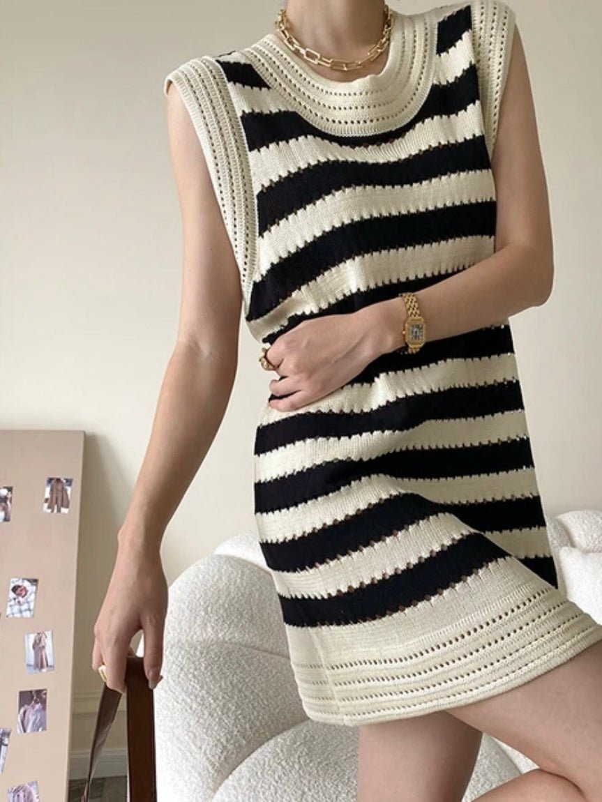 Beige and black striped knitted short dress - Wapas