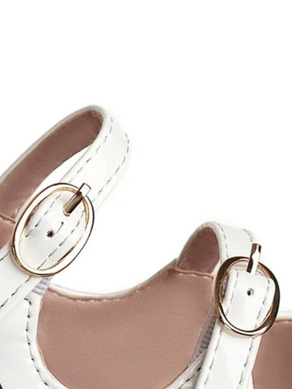 Beige patent low square heel shoes - Wapas