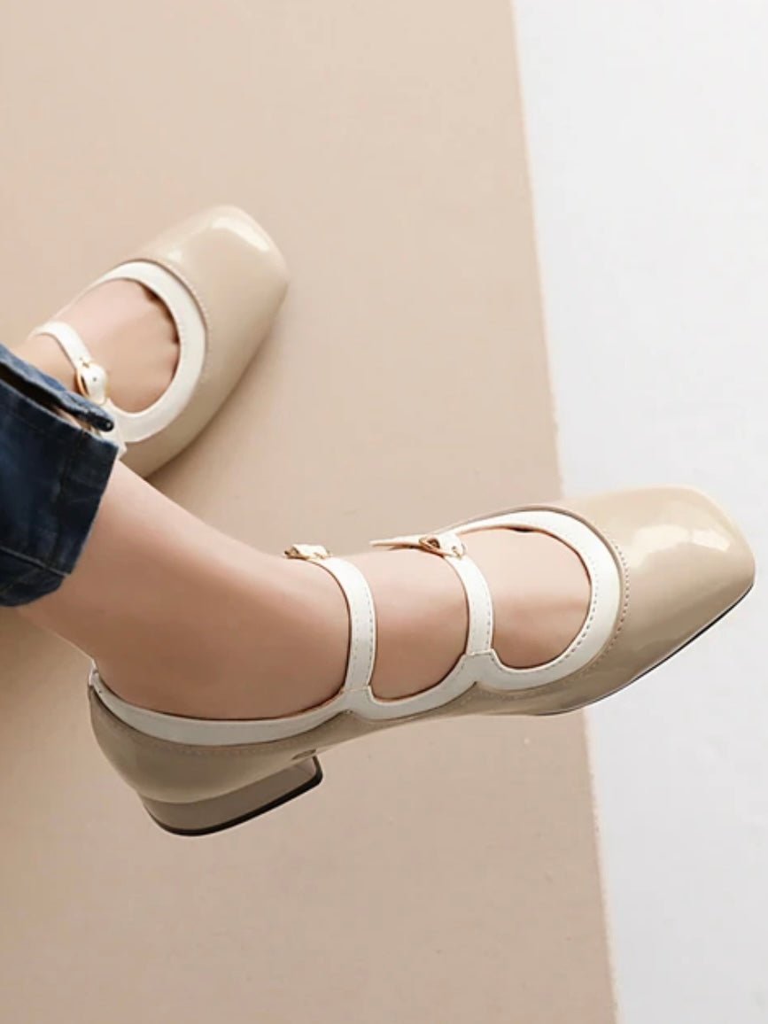 Beige patent low square heel shoes - Wapas