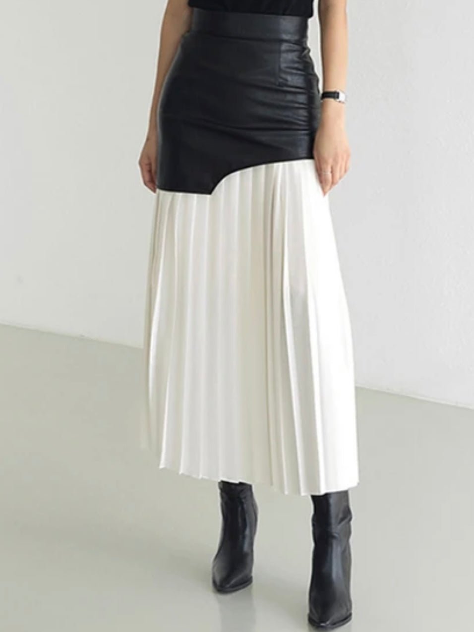Black and white pleaded wide midi skirt - Wapas