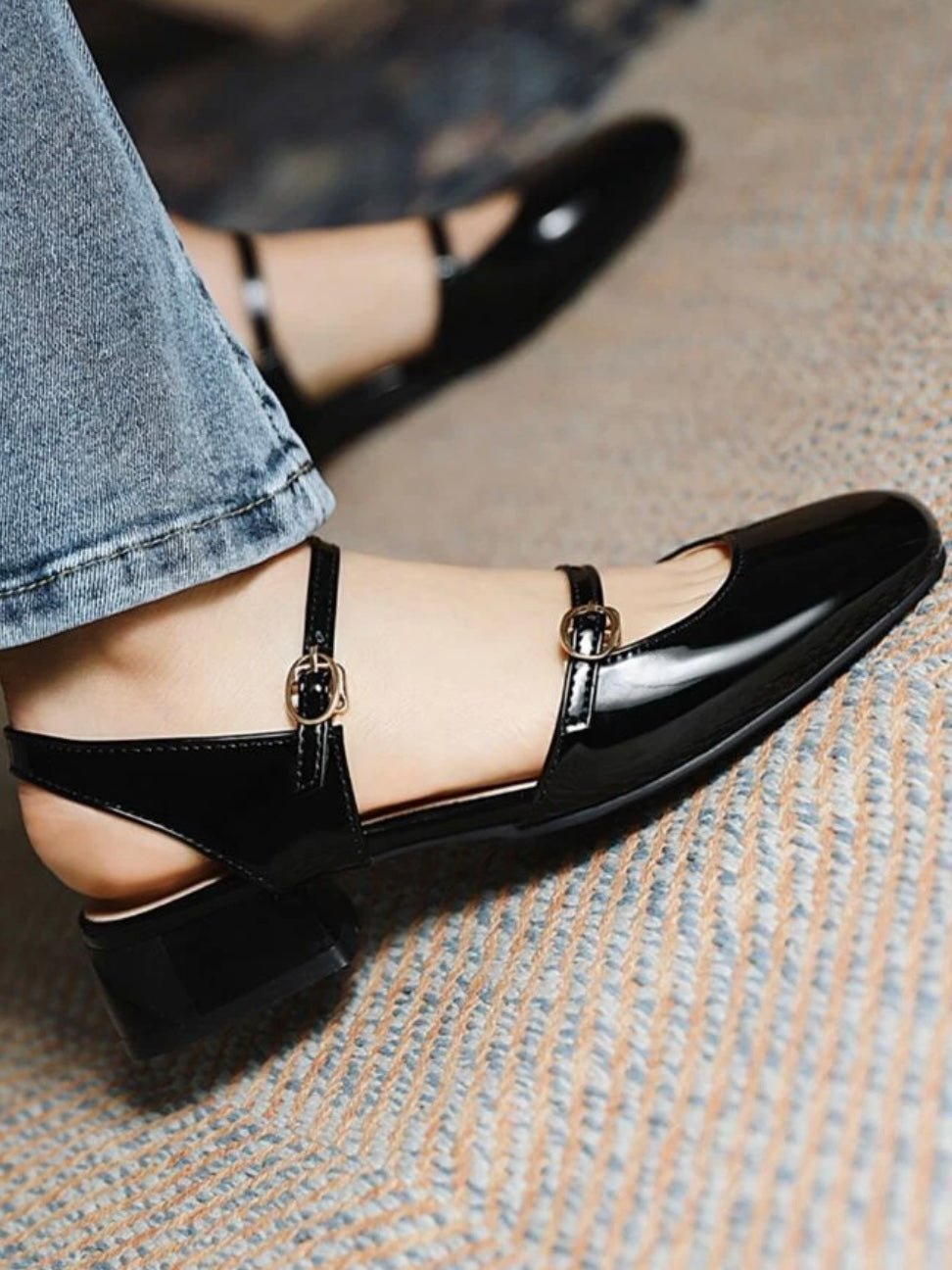 Black patent low square heel shoes - Wapas