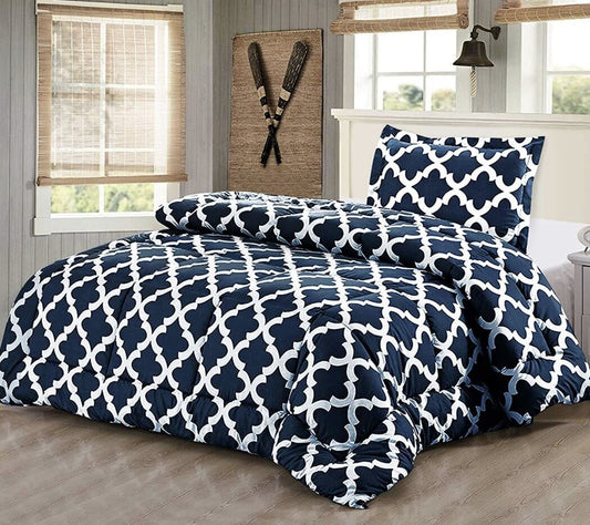 Blue and white comforter - Wapas