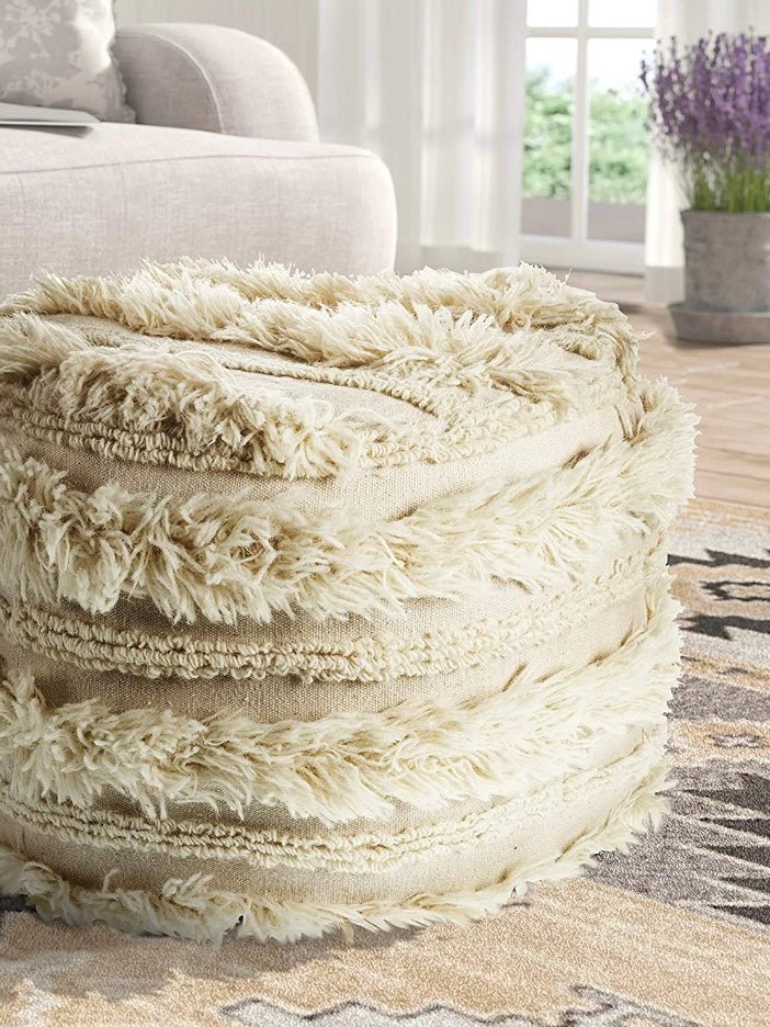 Fluffy pouf. Ottoman - Wapas