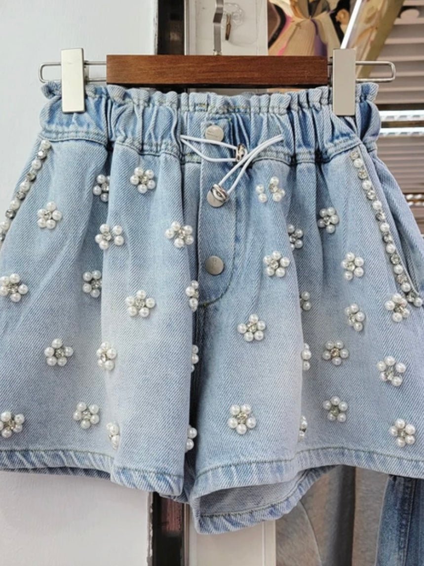 Light blue flowers embroidered shorts pants - Wapas