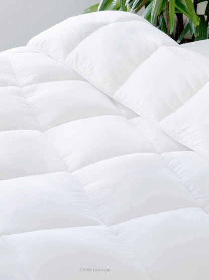 White comforter cover, duvet - Wapas