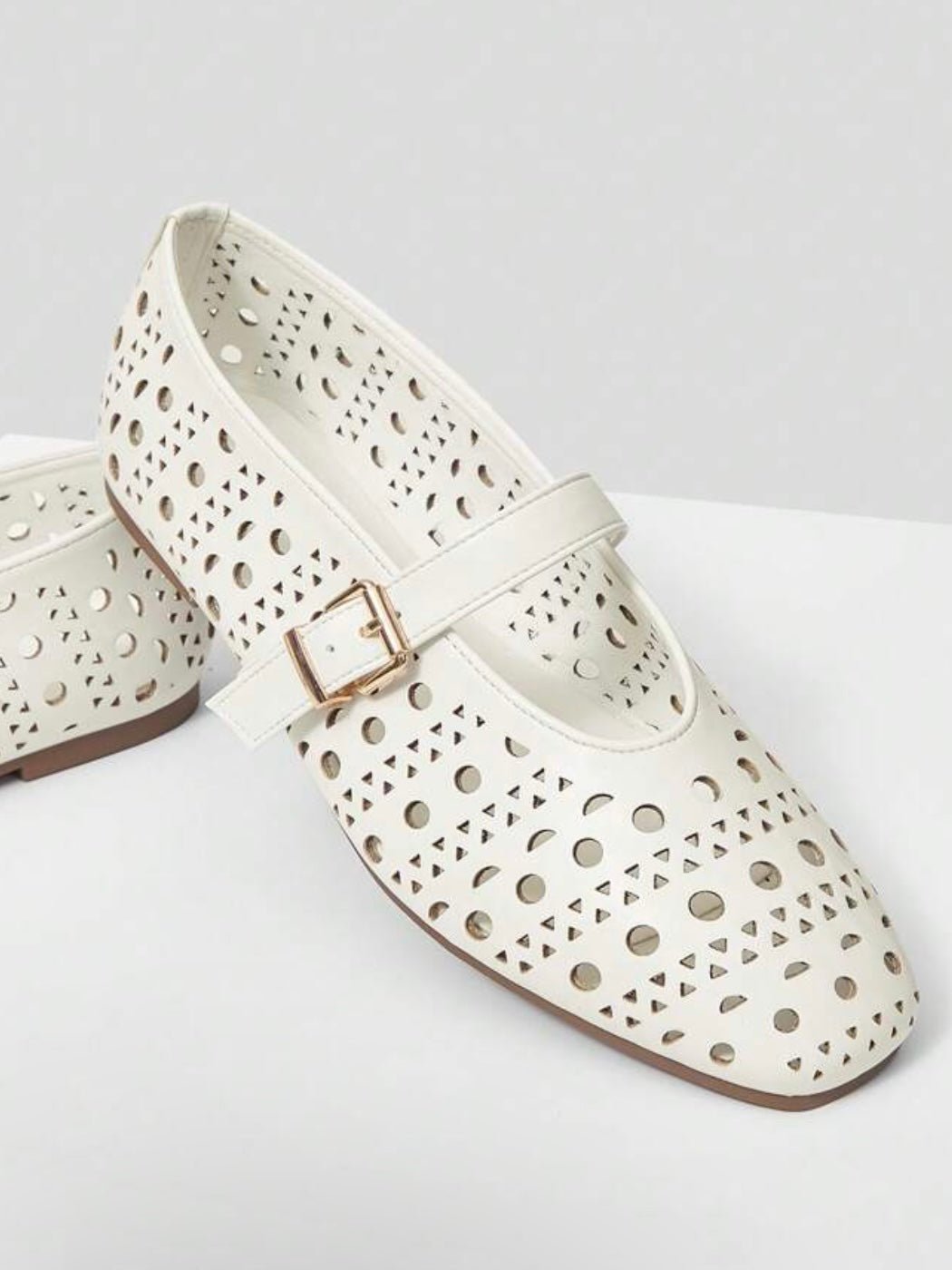 White cutout pattern flats shoes - Wapas