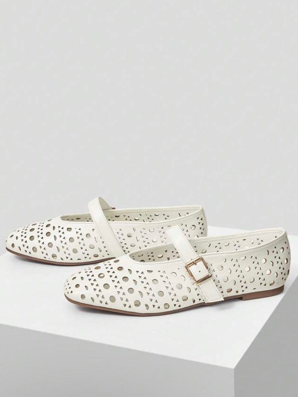 White cutout pattern flats shoes - Wapas