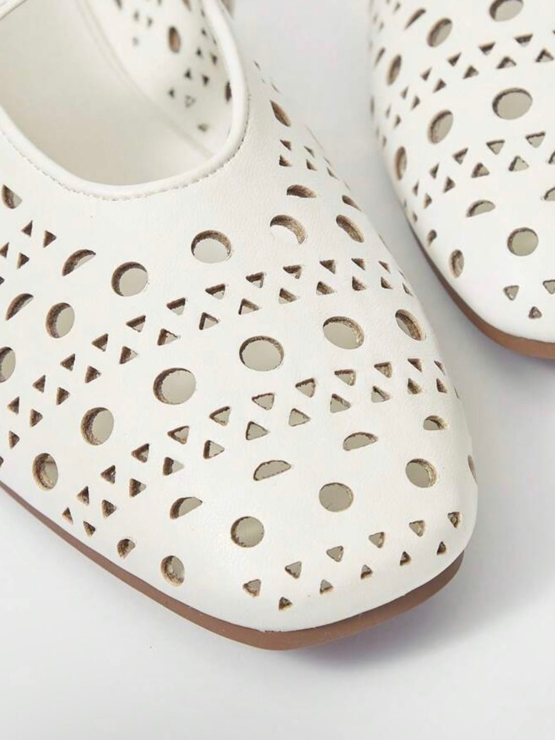 White cutout pattern flats shoes - Wapas