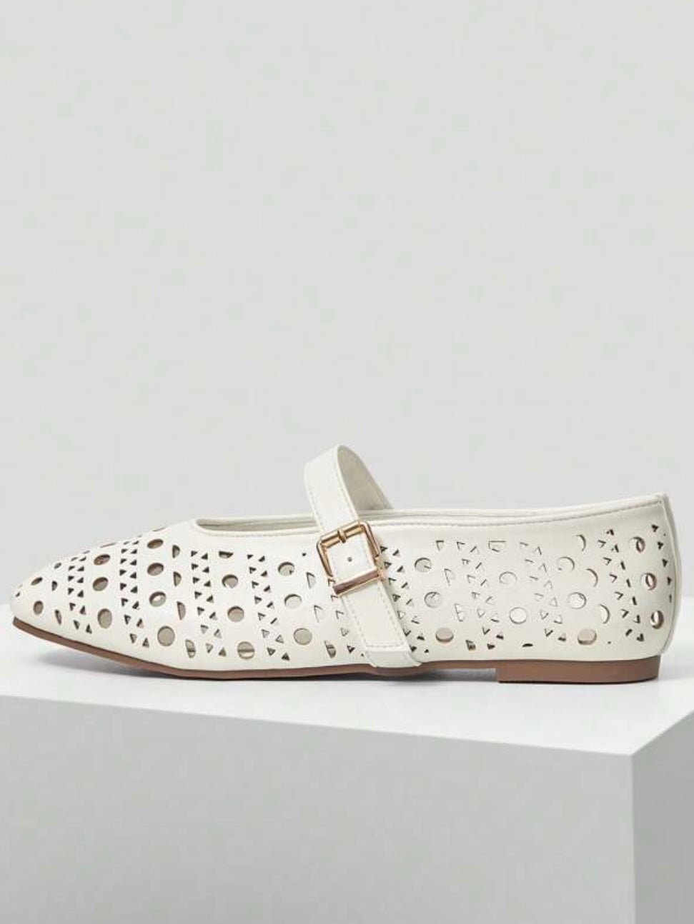 White cutout pattern flats shoes - Wapas