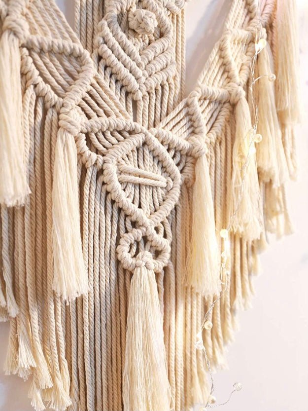 White macrame wall hanging - Wapas