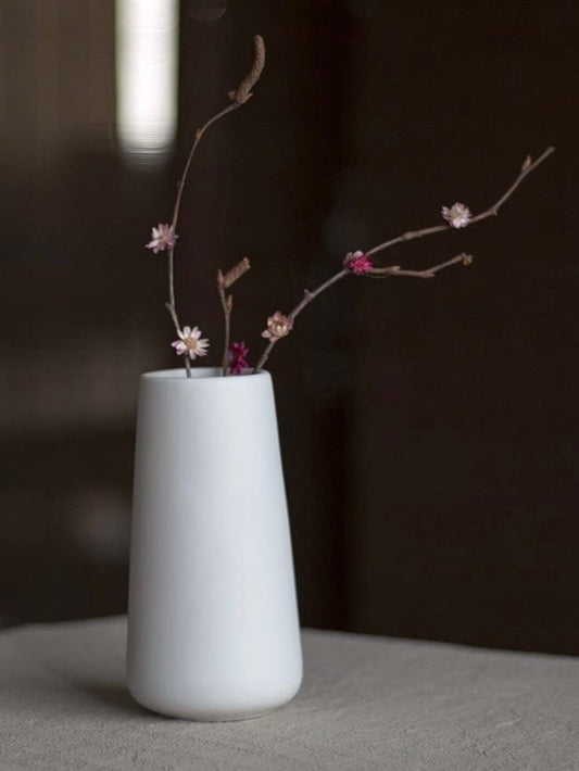 White minimalist ceramic vase - Wapas