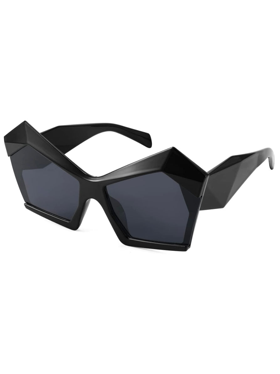 Pentagonal black retro sunglasses