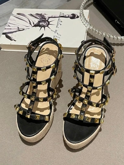 Black spikes platform wedge sandals