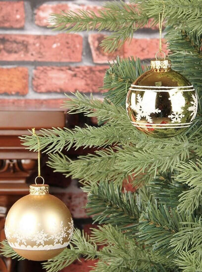 glass balls with glitter details to decorate the Christmas tree in matte and shiny gold