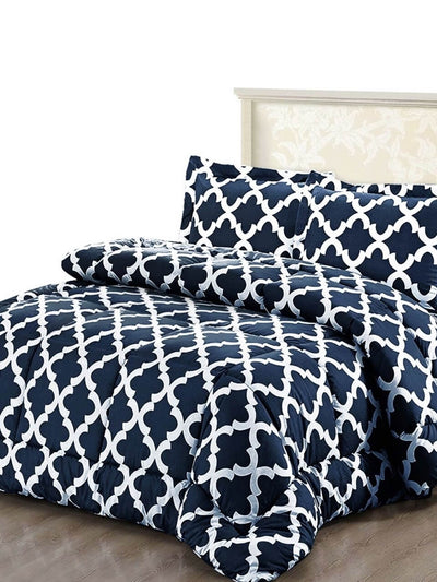 duvet and bed covers in blue and white