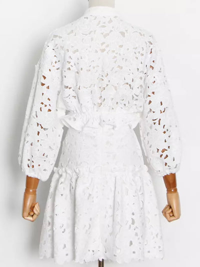 Set embroidered white top and skirt