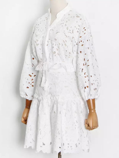 Set embroidered white top and skirt